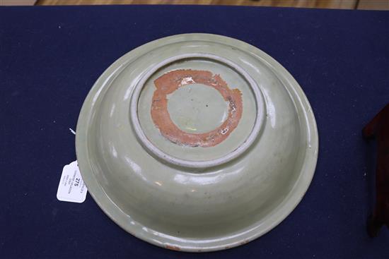 A Chinese Longquan celadon dish, Yuan dynasty Diameter 32cm